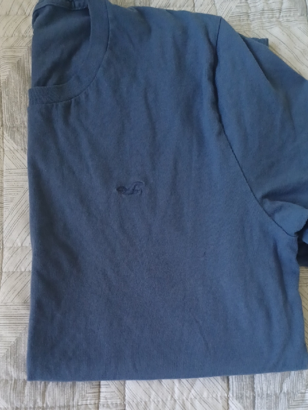 Hollister Men's Solid Navy Crewneck Tee